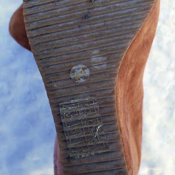 Aldo size 10 faux suede wedge heel - Picture 15 of 16